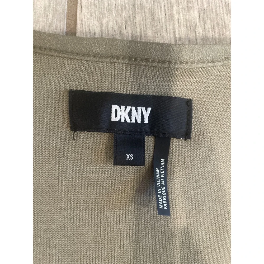 DKNY Womens Abstract Brushstroke Pleated V-Neck Midi Dress Olive Ivory XS